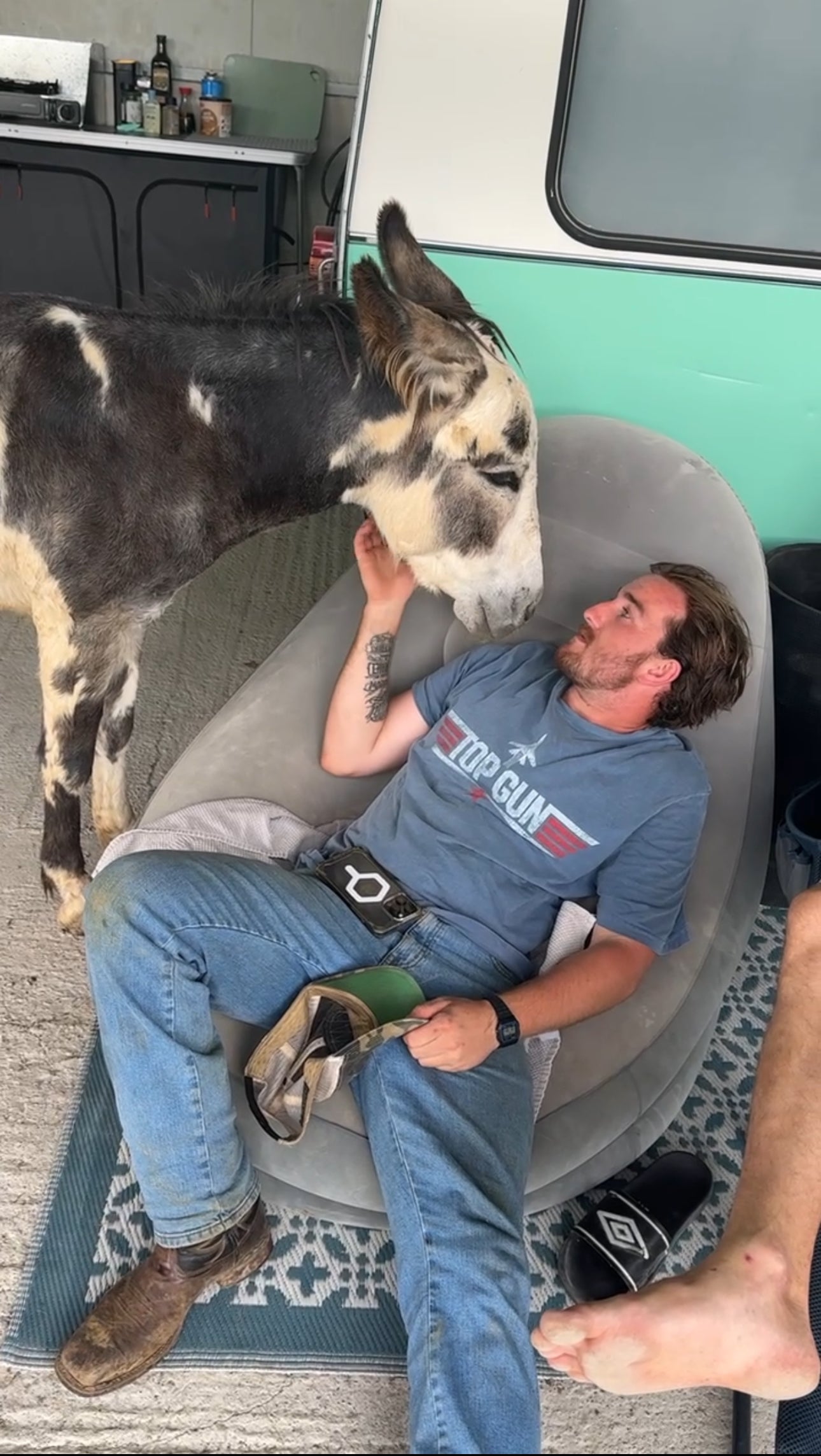 Book a stay! (VAN-Life)